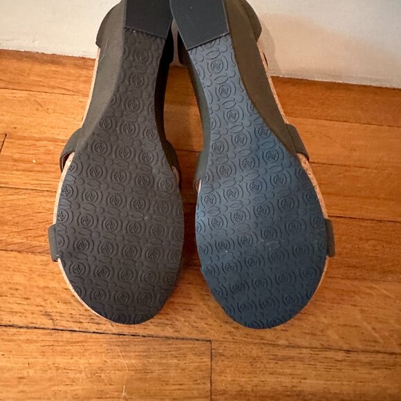 Adrienne Vittadini Olive Green Wedge Heel Sandals 10M New in Box - Picture 6 of 8